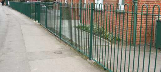 Bow-Top-Railings-Green-Fencing