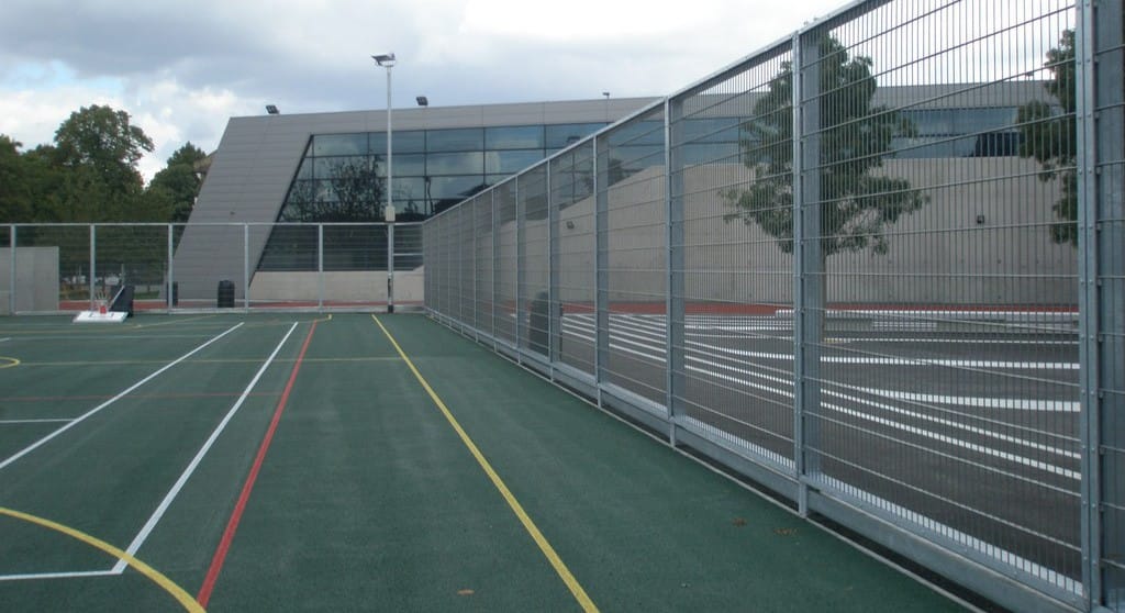 metal fencing for commercial building
